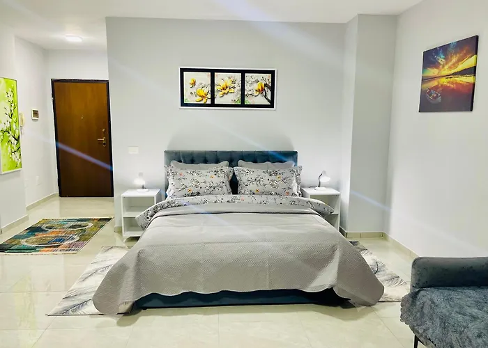 Albis Center Selvia * Tirana