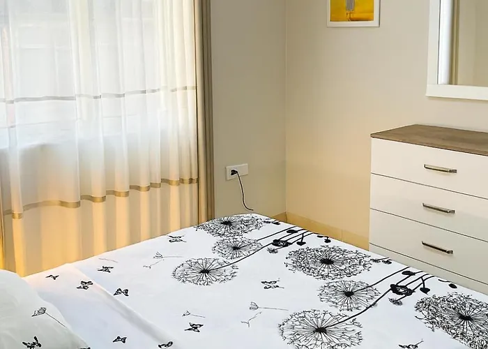 Albis Center Selvia * Tirana