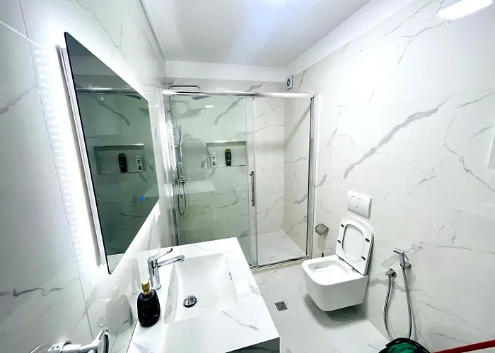 Albis Center Selvia * Tirana